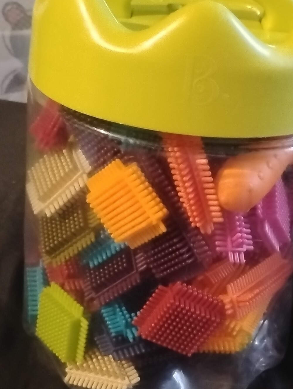 Interlocking Bristle Tiles Building Set - Multicolor - Picture 6 of 7